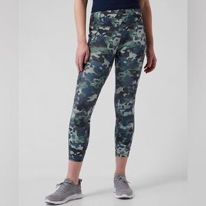 ATHLETA  Ultimate Stash II 7/8 Tight Leggings Blue/Green Camo Size M #98…